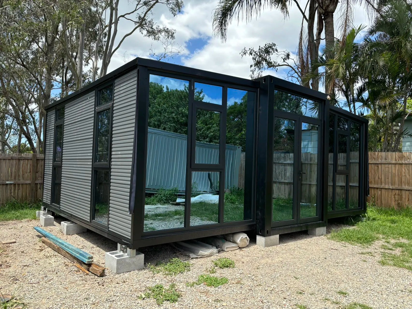 Expandihome 20ft model10