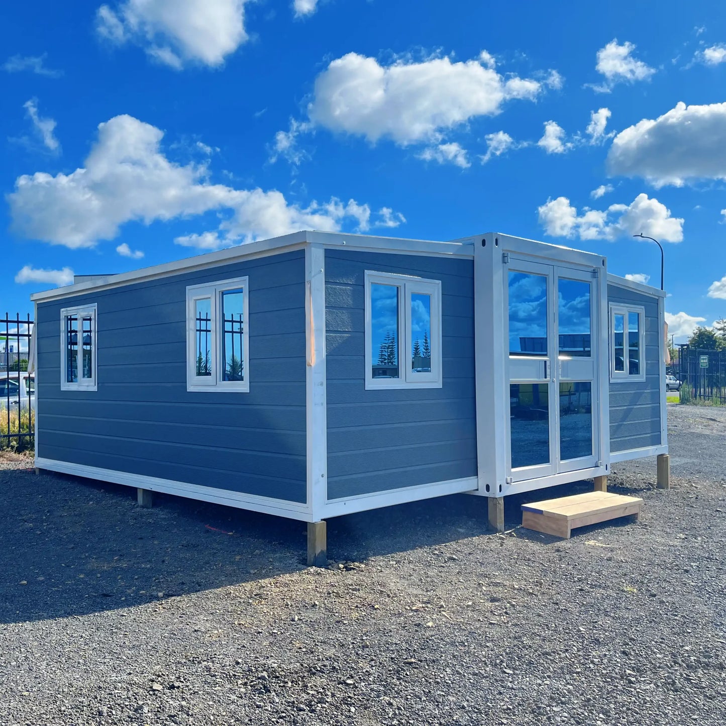 20FT Expandable House with 2 beds